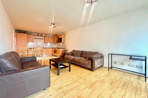 2 bedroom house to rent, Hardwicks Square, London