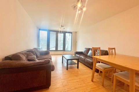 2 bedroom house to rent, Hardwicks Square, London