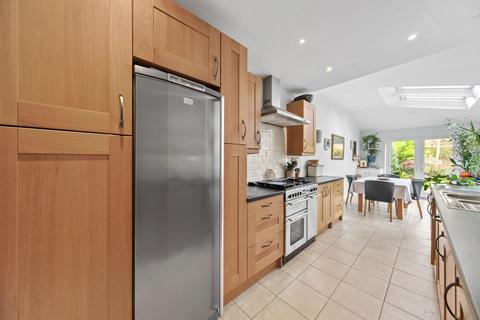 4 bedroom semi-detached house for sale, Leeds LS8