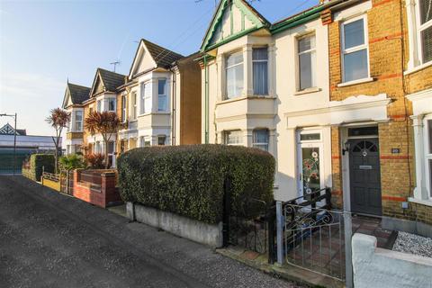 3 bedroom end of terrace house for sale, Canonsleigh Crescent, Leigh-On-Sea