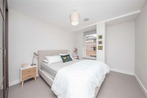 2 bedroom flat to rent, The Causeway, Teddington TW11