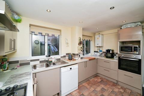 4 bedroom semi-detached house for sale, Saughall Massie Road, Wirral CH49