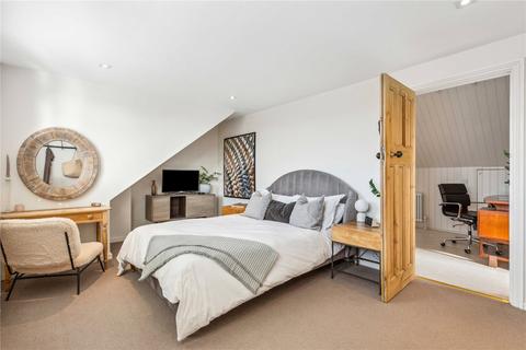 34 Ascott Avenue, London, W5 5QB