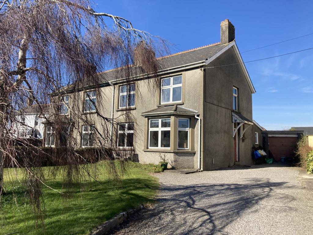 Highmead, Higher End, St Athan. CF62 4LW 3 bed semi-detached house - £ ...