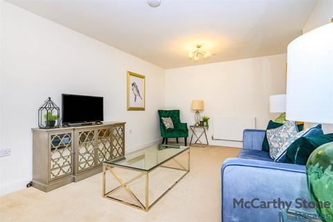 2 bedroom apartment for sale, Great North Road, Hatfield