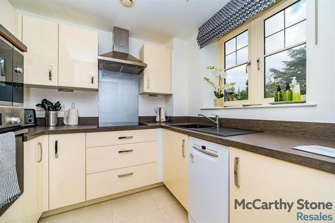 2 bedroom apartment for sale, Great North Road, Hatfield