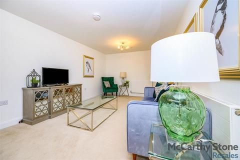 2 bedroom apartment for sale, Great North Road, Hatfield