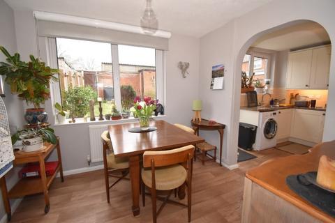 13 Bridespring Walk, Exeter, EX4 7EX