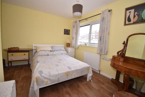 13 Bridespring Walk, Exeter, EX4 7EX