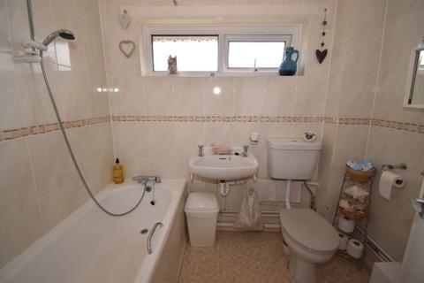 13 Bridespring Walk, Exeter, EX4 7EX