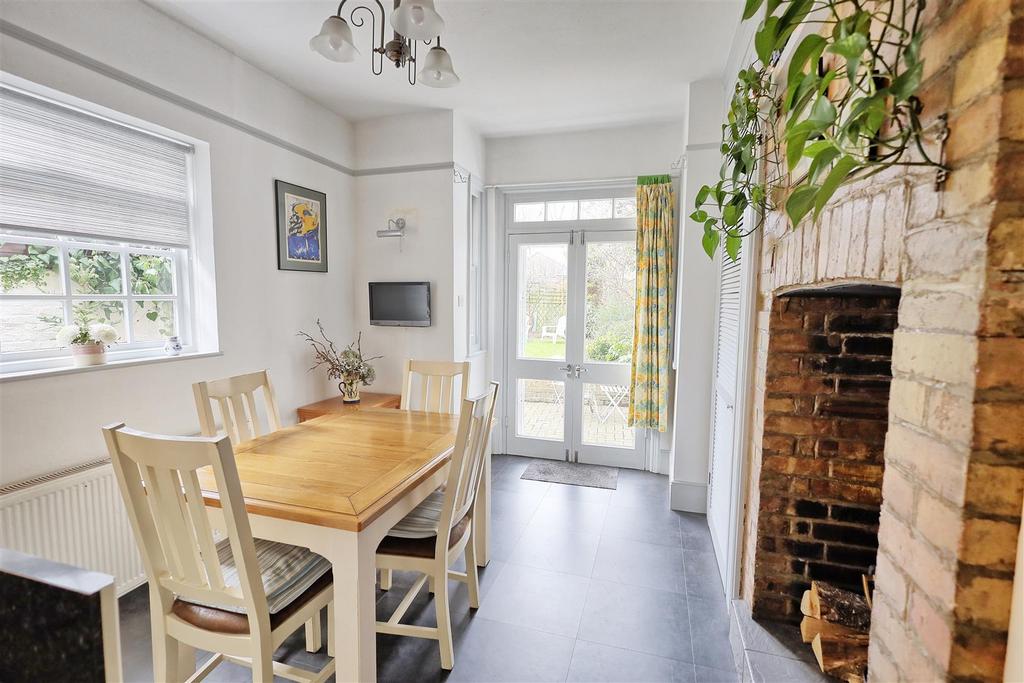 Breakfast room
