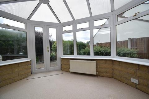 3 bedroom detached bungalow to rent, Forge Lane, Wakefield WF4