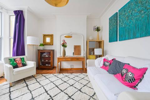 18 Willingdon Road, London, N22 6SB