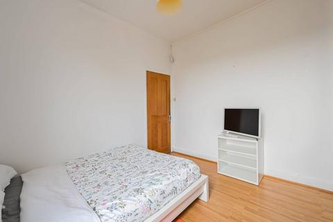 18 Willingdon Road, London, N22 6SB