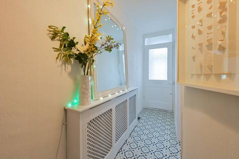 18 Willingdon Road, London, N22 6SB