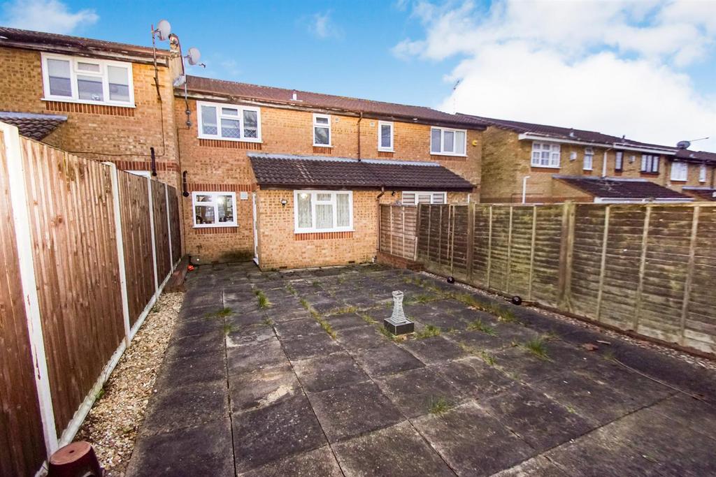 101 lowestoft drive garden reverse.JPG