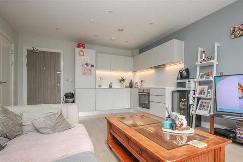 2 bedroom apartment for sale, New Road, Brentwood