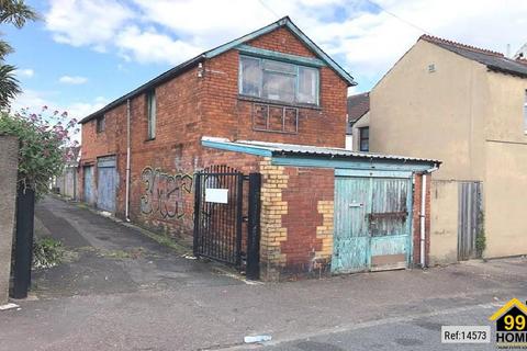 Warehouse to rent, Dogfield Street, Cardiff, CF24