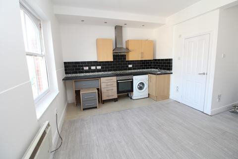 Studio to rent, High Street, Bromley, BR1