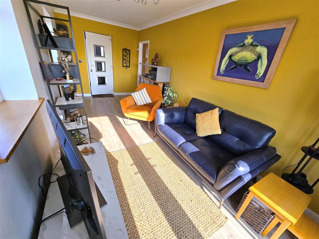 Sitting Room/Potential Bedroom 3