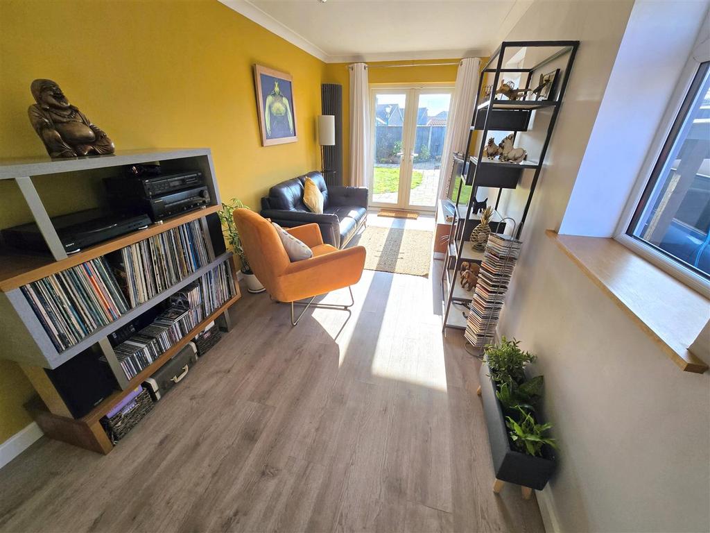 Sitting Room/Potential Bedroom 3