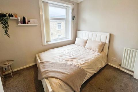 2 bedroom terraced house to rent, Neale Road, Huddersfield HD1