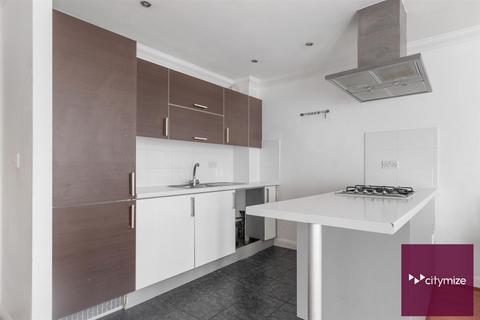 2 bedroom flat for sale, Rivington Court, Dagenham RM10