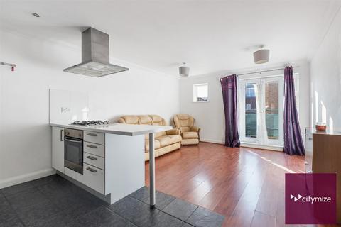 2 bedroom flat for sale, Rivington Court, Dagenham RM10