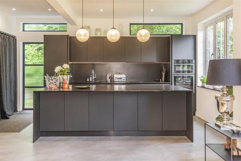 5 bedroom detached house for sale, Cedars Avenue, Rickmansworth WD3