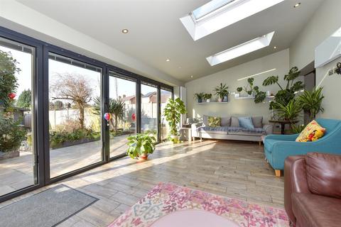 52 Breadlands Road, Willesborough, Ashford, TN24 0EP