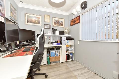 52 Breadlands Road, Willesborough, Ashford, TN24 0EP