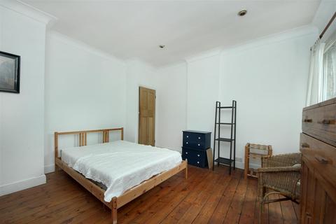 3 bedroom flat for sale, Pitshanger Lane, W5