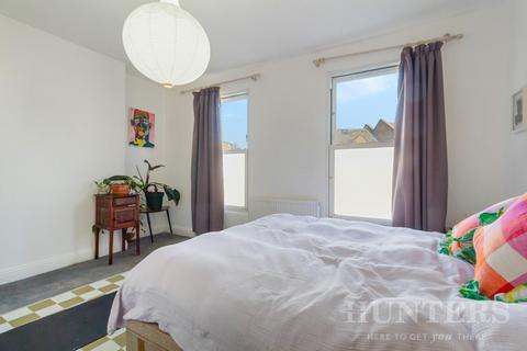 3 bedroom terraced house for sale, West Green Road, London, N15