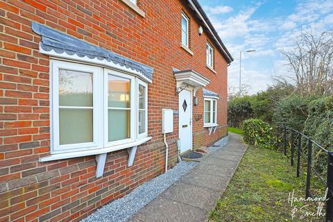 3 bedroom terraced house to rent, The Gables, Ongar CM5