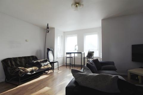 2 bedroom flat for sale, Station Road, Burnham