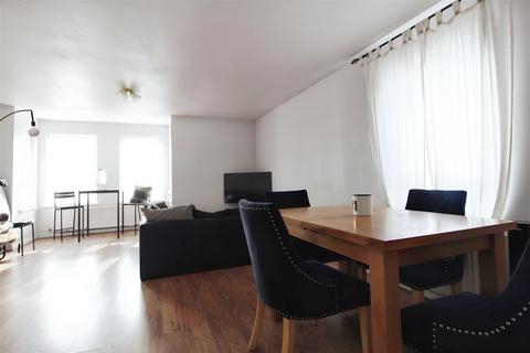 2 bedroom flat for sale, Station Road, Burnham