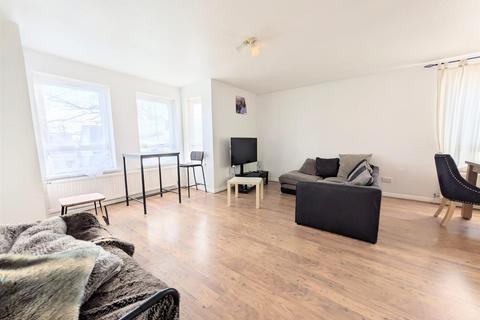 2 bedroom flat for sale, Station Road, Burnham