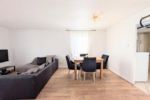 2 bedroom flat for sale, Station Road, Burnham