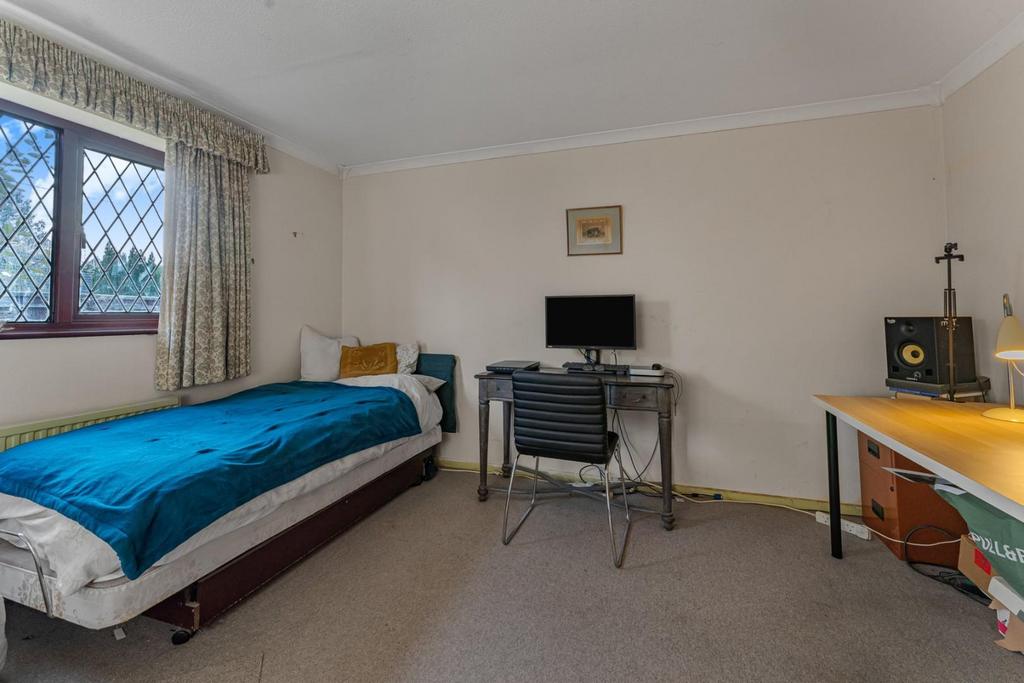 Bedroom 4.jpg