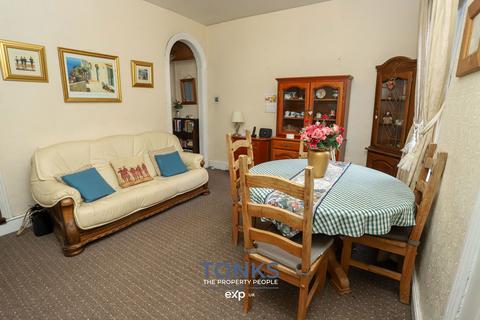 3 bedroom terraced house for sale, Dudley Road, Halesowen B63