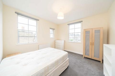 3 bedroom flat to rent, Plato Road, London SW2