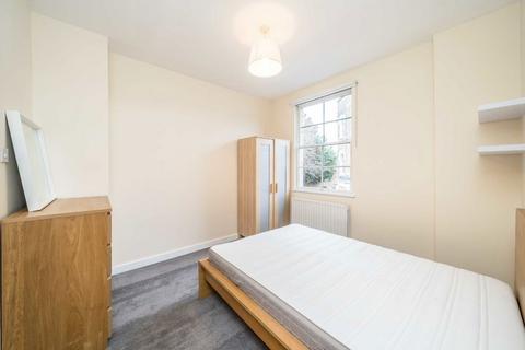 3 bedroom flat to rent, Plato Road, London SW2