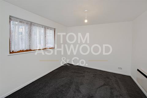 1 bedroom apartment for sale, Waterside Close, Barking, IG11