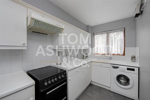 1 bedroom apartment for sale, Waterside Close, Barking, IG11