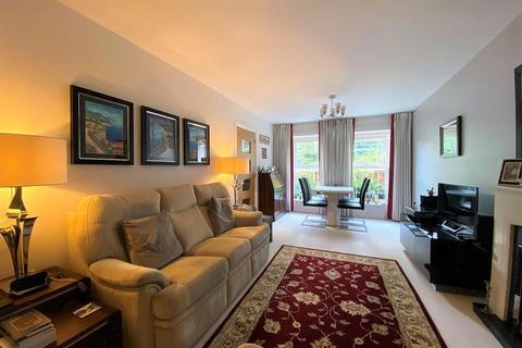 1 bedroom flat for sale, Cainscross Road, Stroud, GL5 4ET