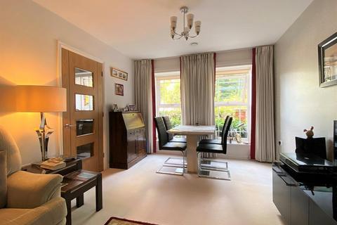 1 bedroom flat for sale, Cainscross Road, Stroud, GL5 4ET