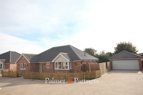 3 bedroom bungalow for sale, The Meadows, Little Clacton, Clacton-on-Sea, Essex, CO16