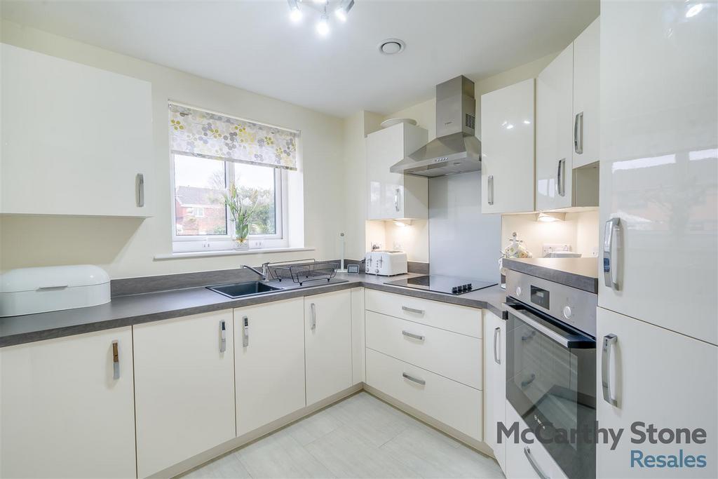 8636415-interior04.jpg