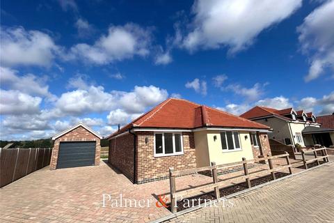 3 bedroom bungalow for sale, The Meadows, Little Clacton, Clacton-on-Sea, Essex, CO16