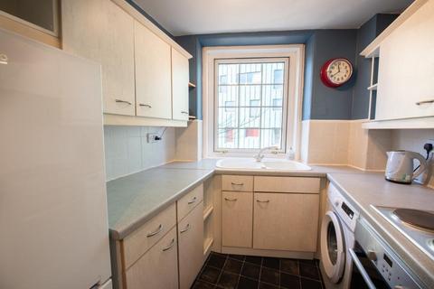 2 bedroom flat to rent, Abbey Lane, Abbeyhill, Edinburgh, EH8